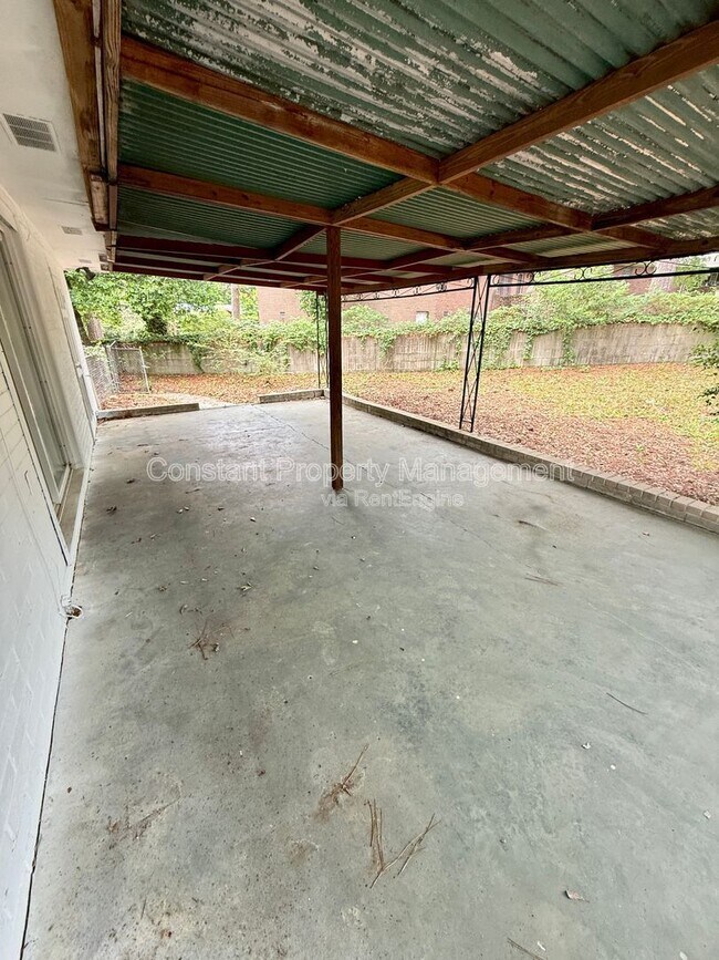 Building Photo - 4158 Log Cabin Dr