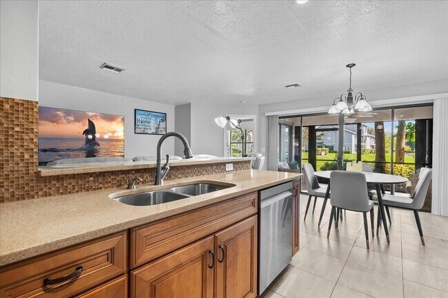 Building Photo - 400 Crosswinds Dr