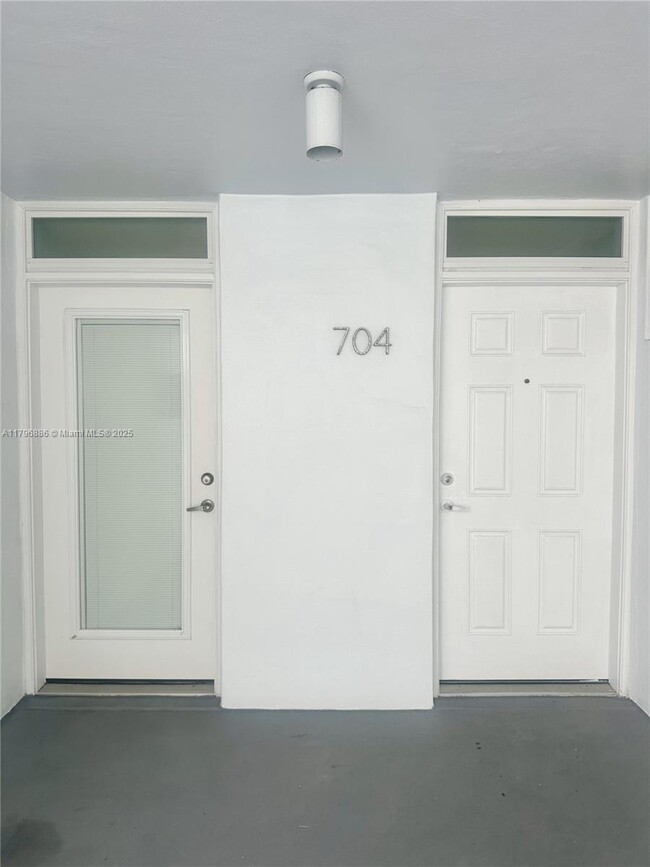 Building Photo - 1045 10th St
