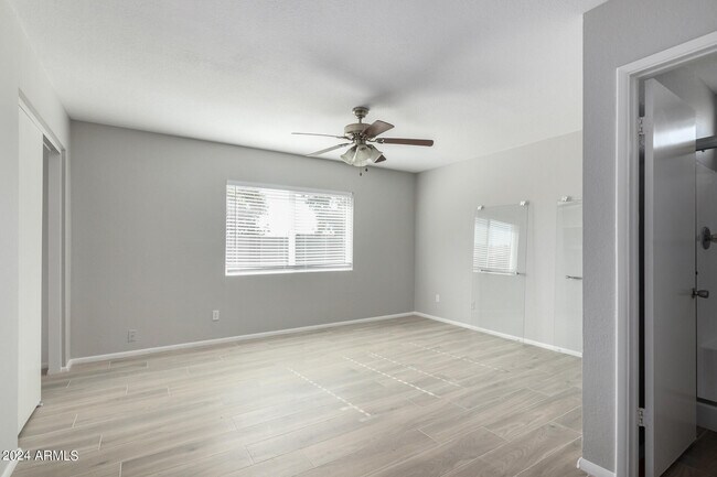 Building Photo - 7249 W Medlock Dr