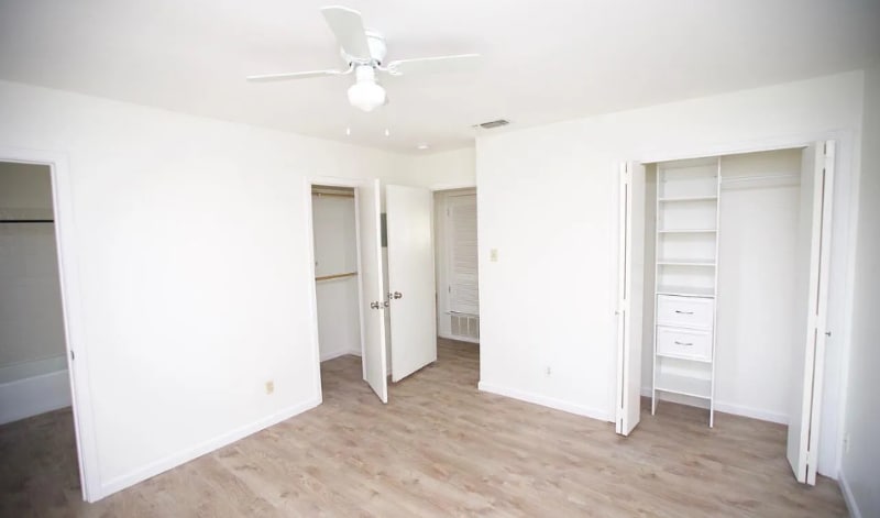 Building Photo - 2105 Cindy Ln