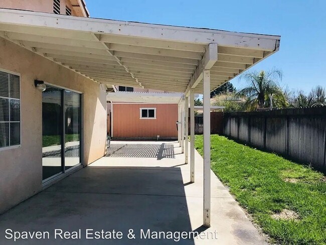 Building Photo - Cul-De-Sac Home