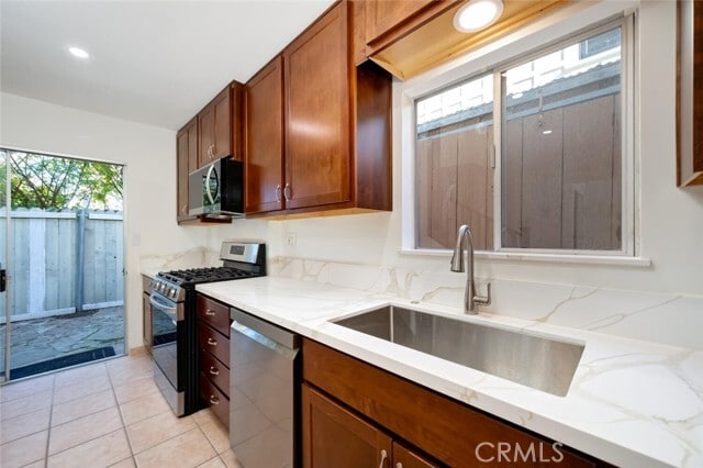 Building Photo - 358 Bluebird Canyon Dr