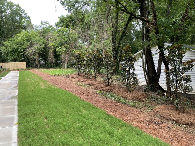 Building Photo - 4124 Castleton Rd