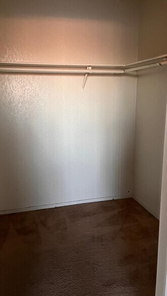 Building Photo - 5016 S Rainbow Blvd