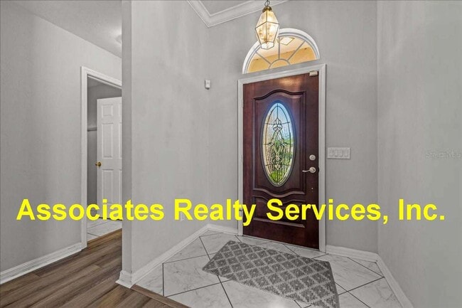 Building Photo - Turkey Creek-Three Bedroom - Two Bath 1560 sf