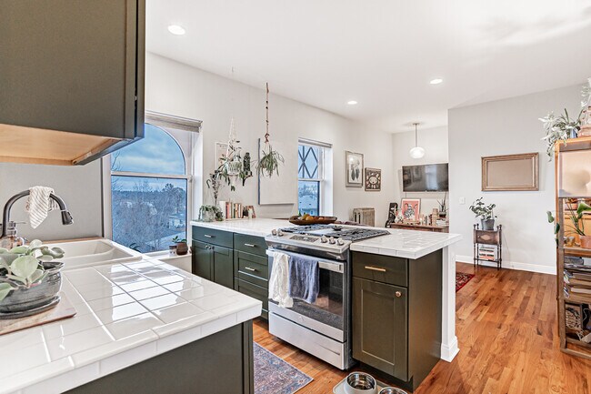 Building Photo - 1648 Winona Ct