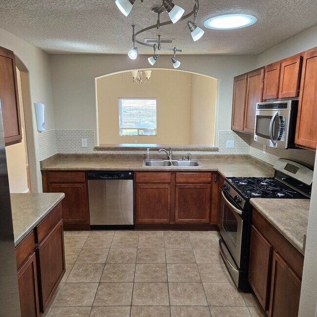 Building Photo - 6912 Vista Del Sol Dr NW