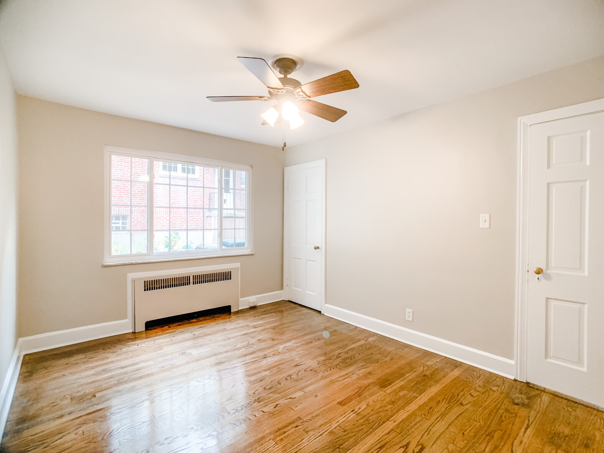 Large Bedroom #1 - 6260 Rogers Park Plz