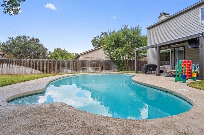 Building Photo - 1602 Rock Creek Dr