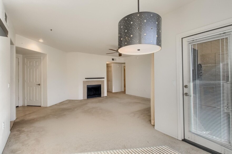 Building Photo - 4925 E Desert Cove Ave