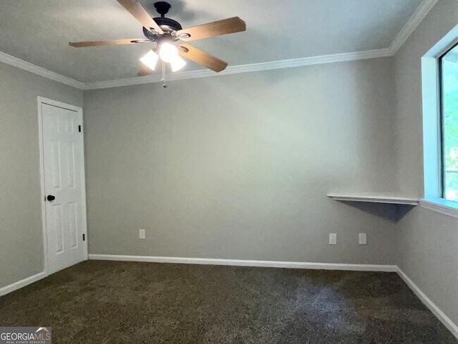 Building Photo - 8759 Embrey Dr