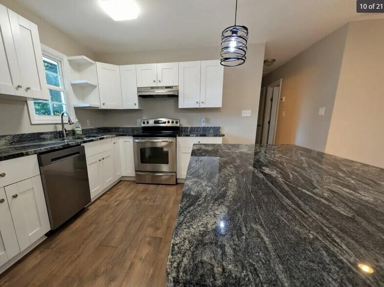 Building Photo - 537 Eastside Dr