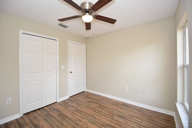 Building Photo - 3 Richelieu Ln