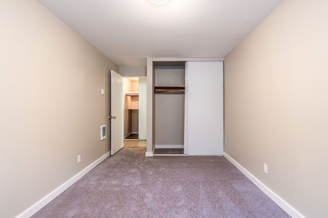 Interior Photo - Aladdin Apartments on Greenlake