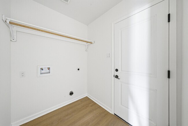 Building Photo - 10711 Milo Ct