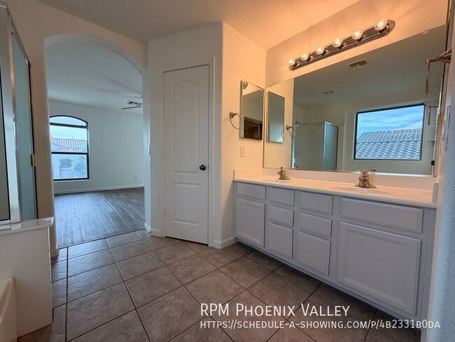 Building Photo - 2436 W Silver Sage Ln