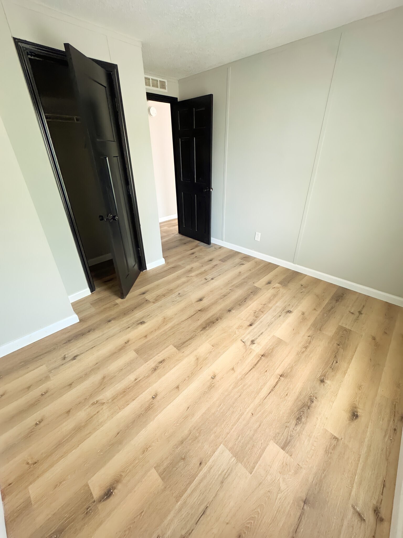 Building Photo - 2552 Smith Ave