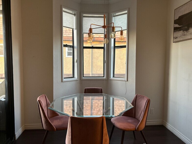 dedicated dining room - 3913 N Virginia Rd