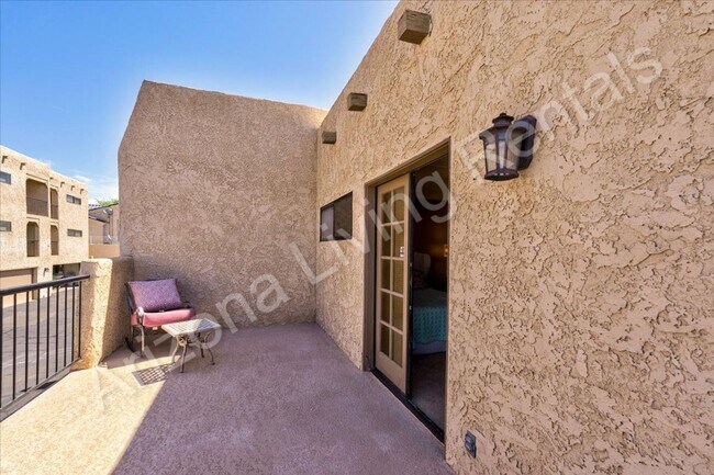 Building Photo - FURNISHED CONDO WITH POOL