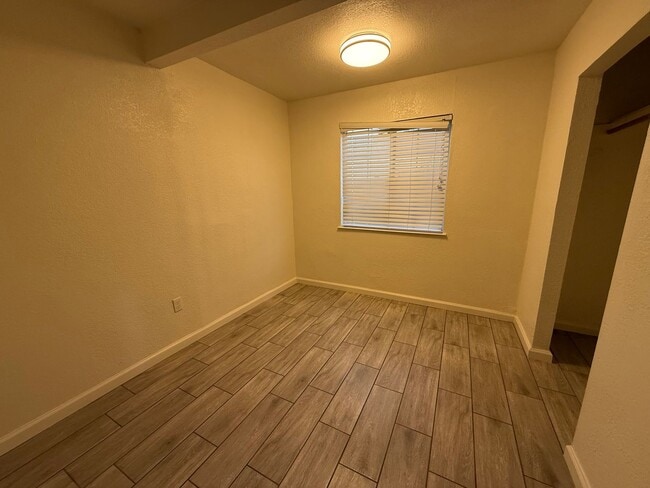 Building Photo - 2313 Manchester St