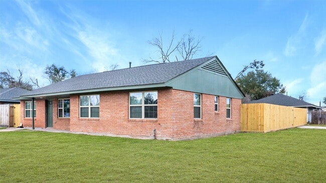 Building Photo - 5739 Turtle Creek Rd