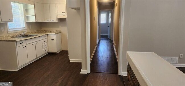 Building Photo - 6007 Brookdale Ln SW