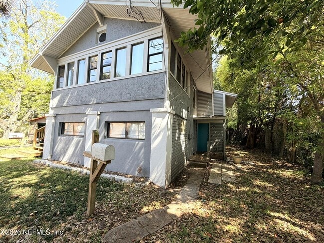 Building Photo - 2613 Green St