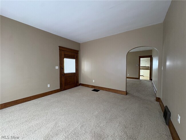 Building Photo - 404 3rd St NW