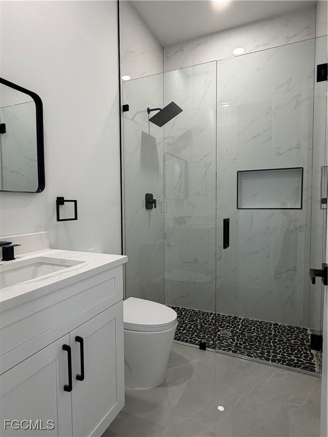 Building Photo - 1037 Macy St E