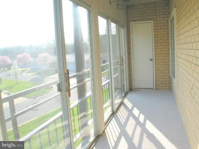 Building Photo - 15101 Glade Dr