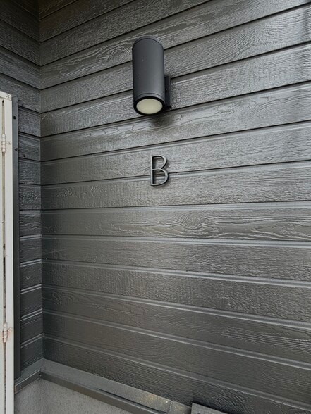 Building Photo - 8965 San Juan Ave