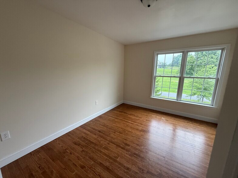 Building Photo - 20 Hudson Cir