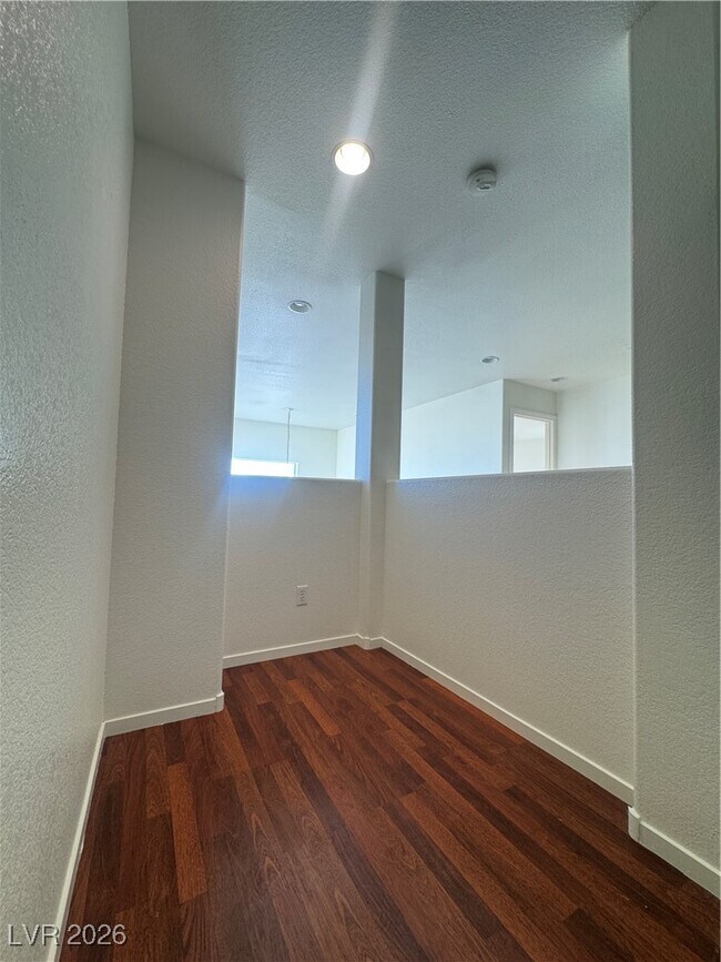 Building Photo - 1703 Paradise Reef Ave