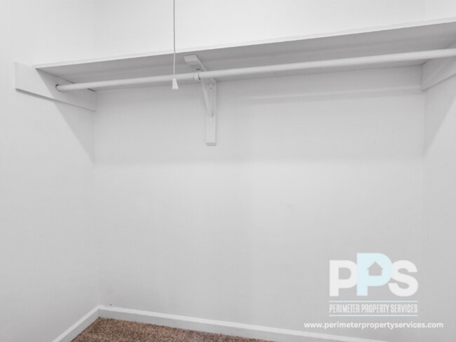Building Photo - 1510-1512-1514 Pine Log Road