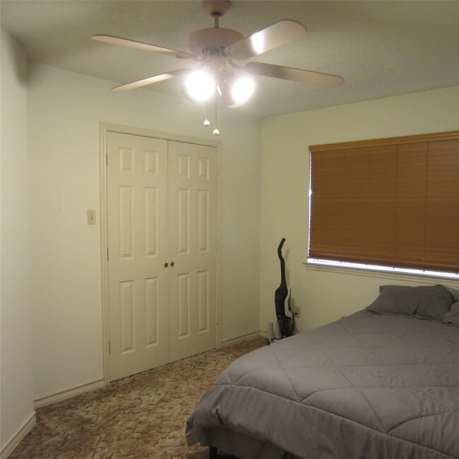 Building Photo - 512 County Rd 2222