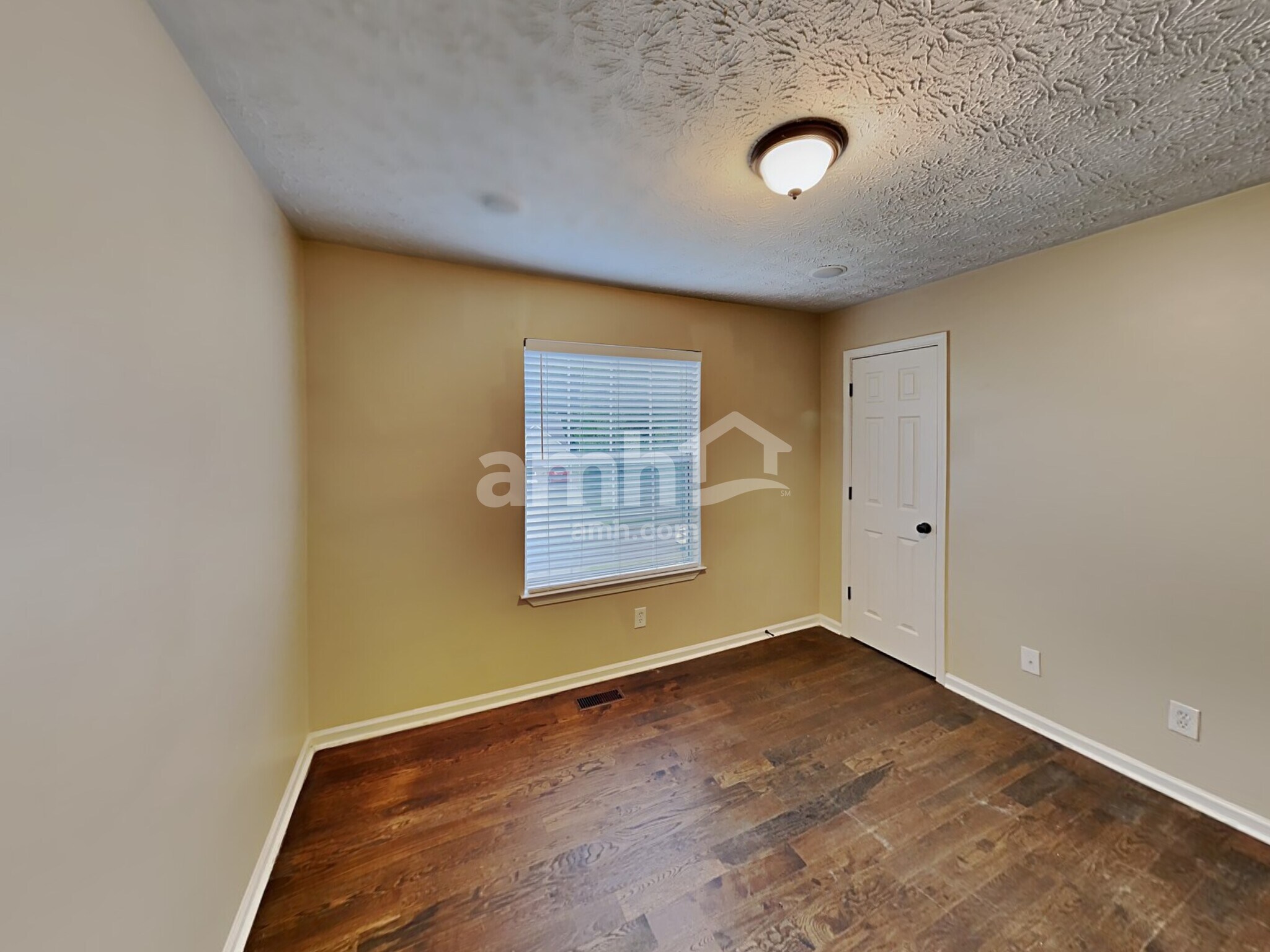Building Photo - 6028 Woodcreek Dr