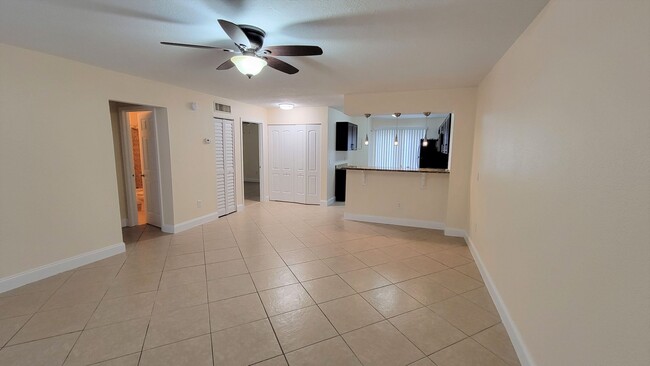 Building Photo - WINTER PARK: Goldenrod Condo - Ground Floo...