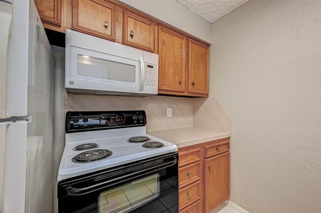 Building Photo - 17103 Blackhawk Blvd