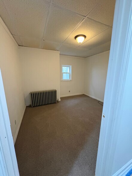 Building Photo - 403 Ormsby Ave