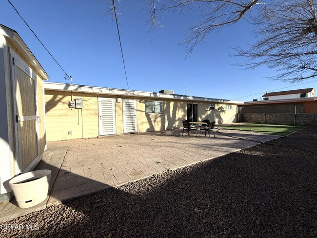 Building Photo - 10180 Saigon Dr