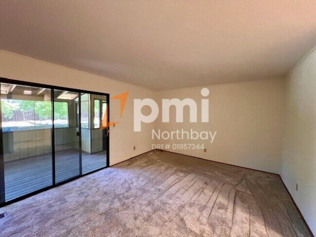 Building Photo - 3552 Larchmont Ct