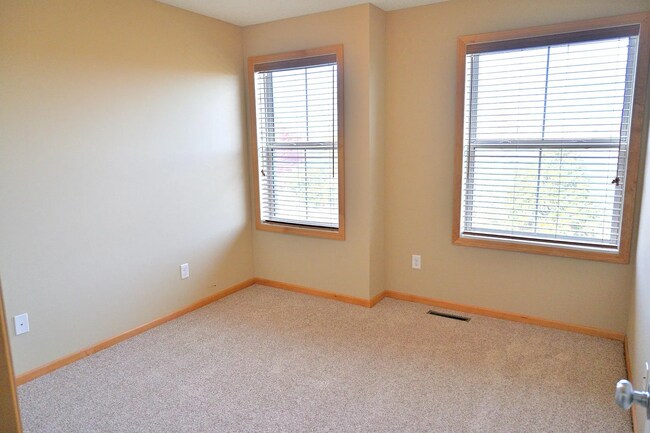 Building Photo - 4725 Victor Path