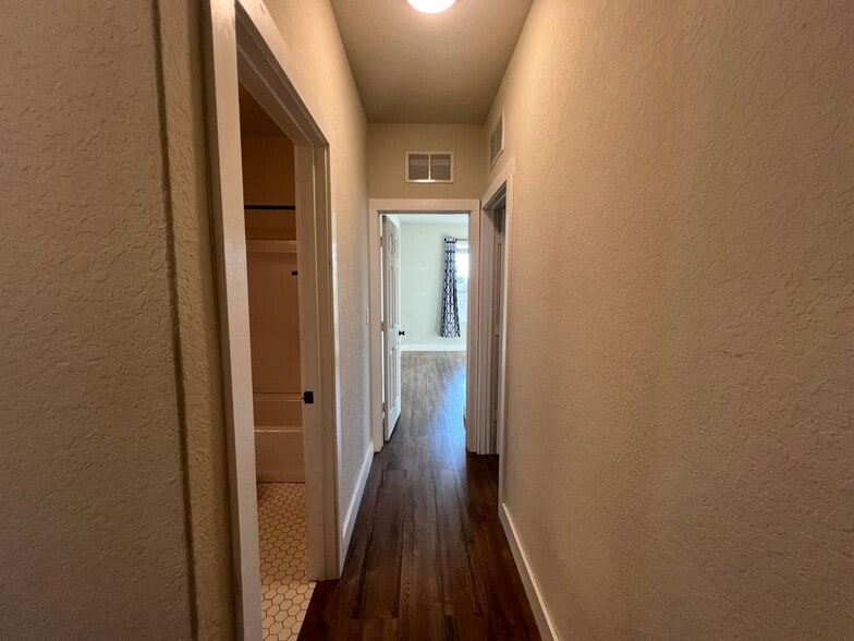 Building Photo - 146 Texas Thistle