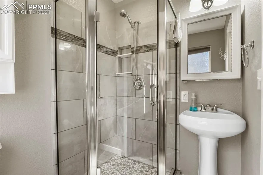 Full Bathroom, New Modern, Lower Level - 9642 Timberlake Loop