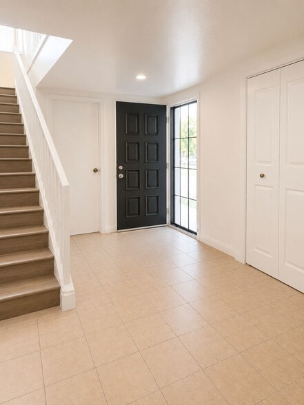 FRONT ENTRANCE - 2118 Obarr Pl