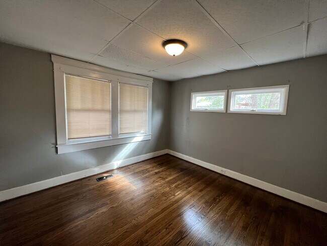 Building Photo - 8209 3rd Ave S