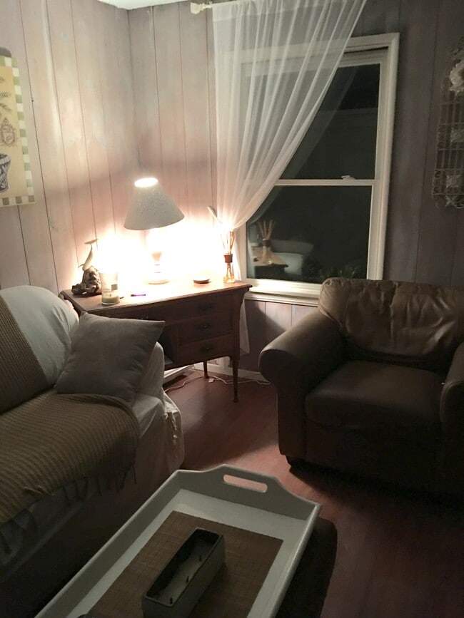 Building Photo - 306 17th St