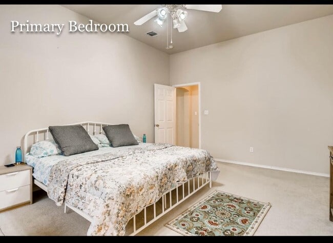 Building Photo - 207 Chesapeake Bay Ln N