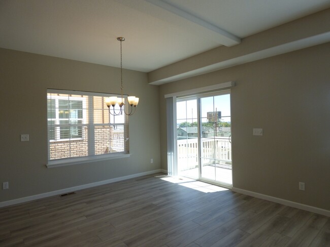 Building Photo - $0 DEPOSIT OPTION. 3 BED/2BATH END UNIT @ ...